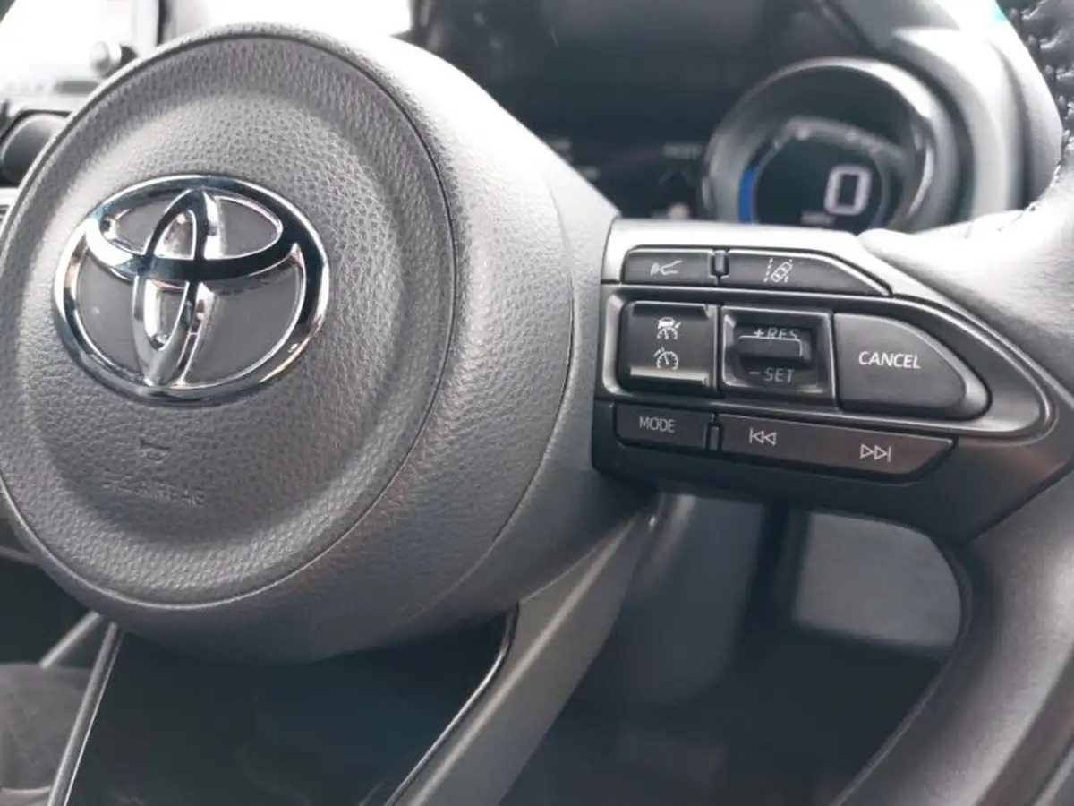 2022-toyota-yaris-15-vvt-i-dynamic-big-16