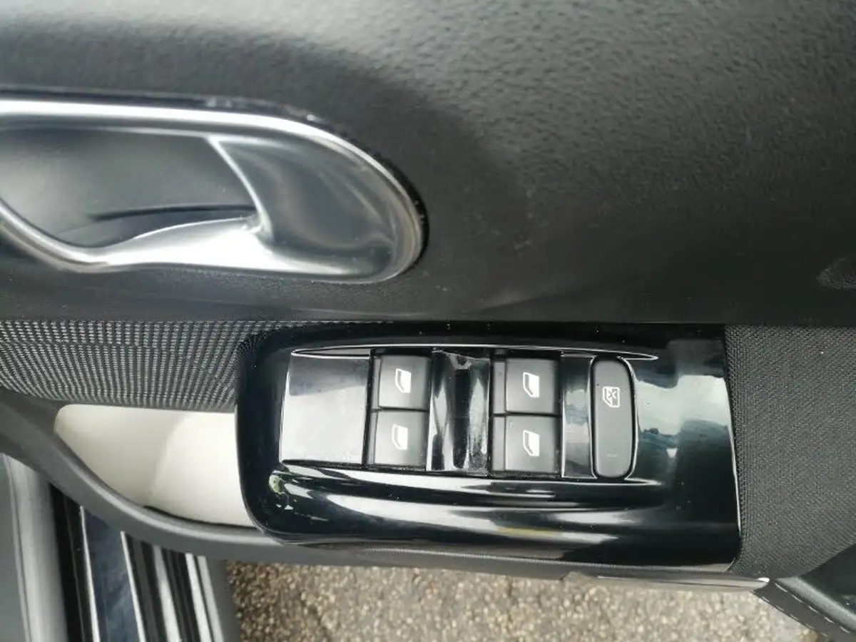 2023-citroen-c3-12-puretech-c-series-edition-110ps-ss-eat6-big-9
