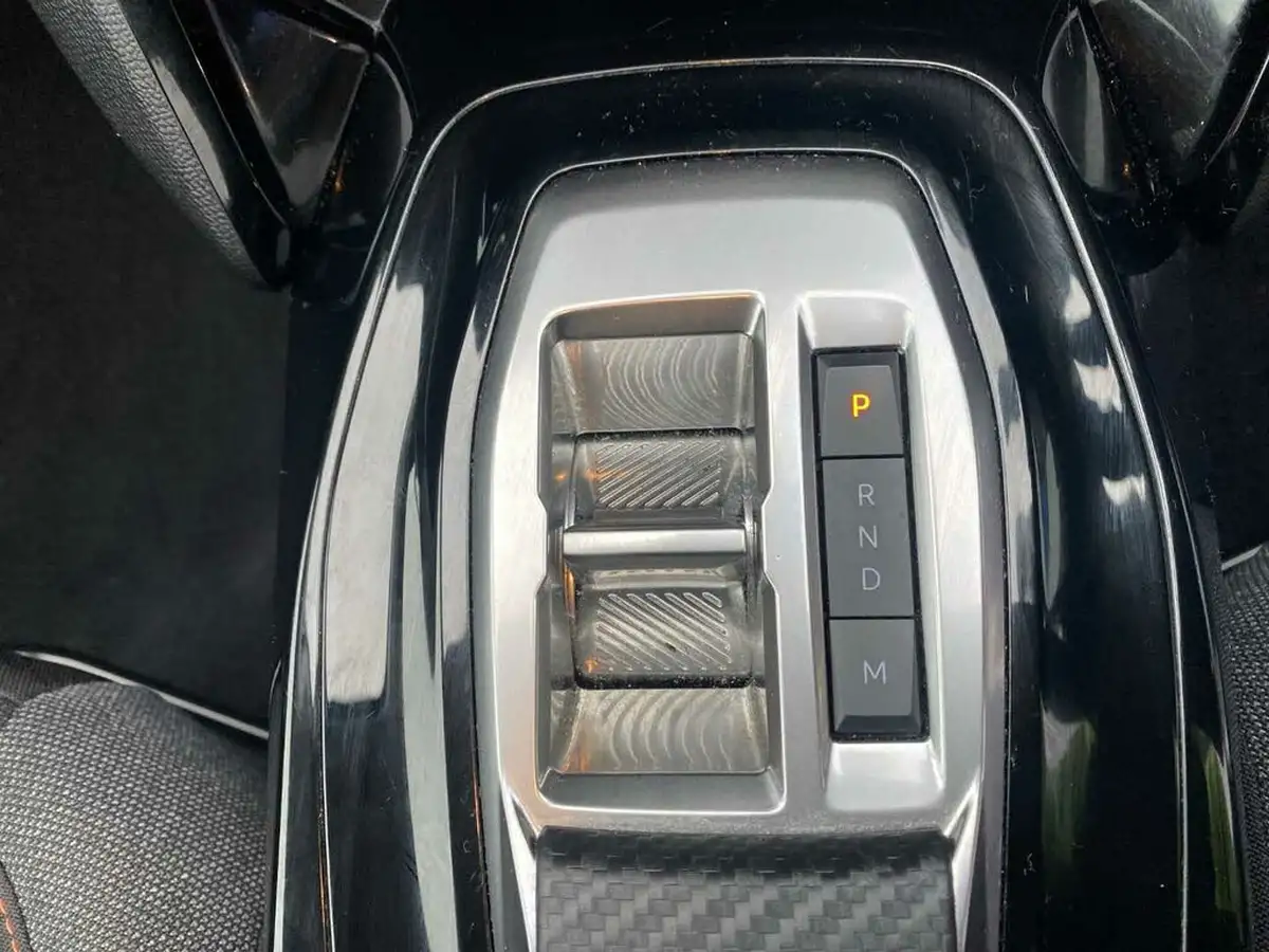 2023-peugeot-208-12-puretech-active-premium-100ps-eat8-big-27