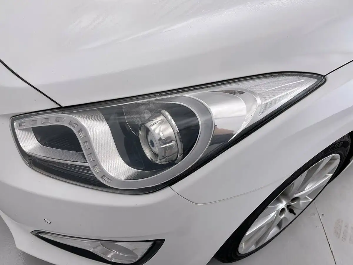 2014-hyundai-i40-17td-premium-136ps-estate-5d-auto-big-20