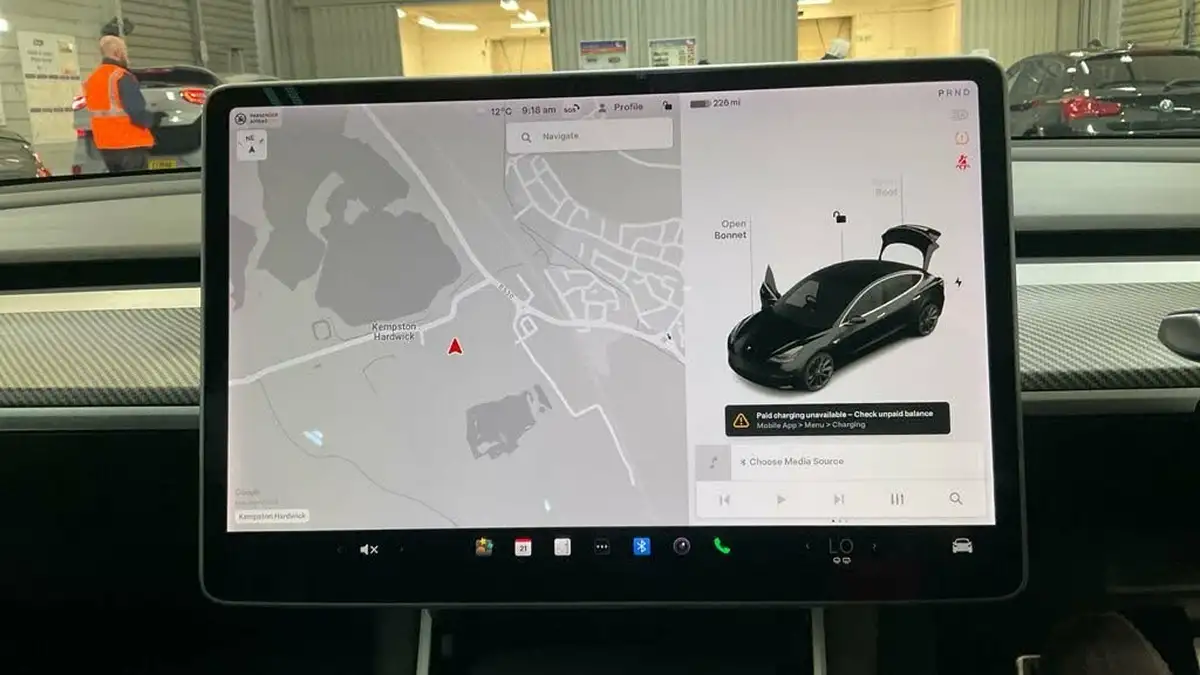 2020-tesla-model-3-e-performance-big-7