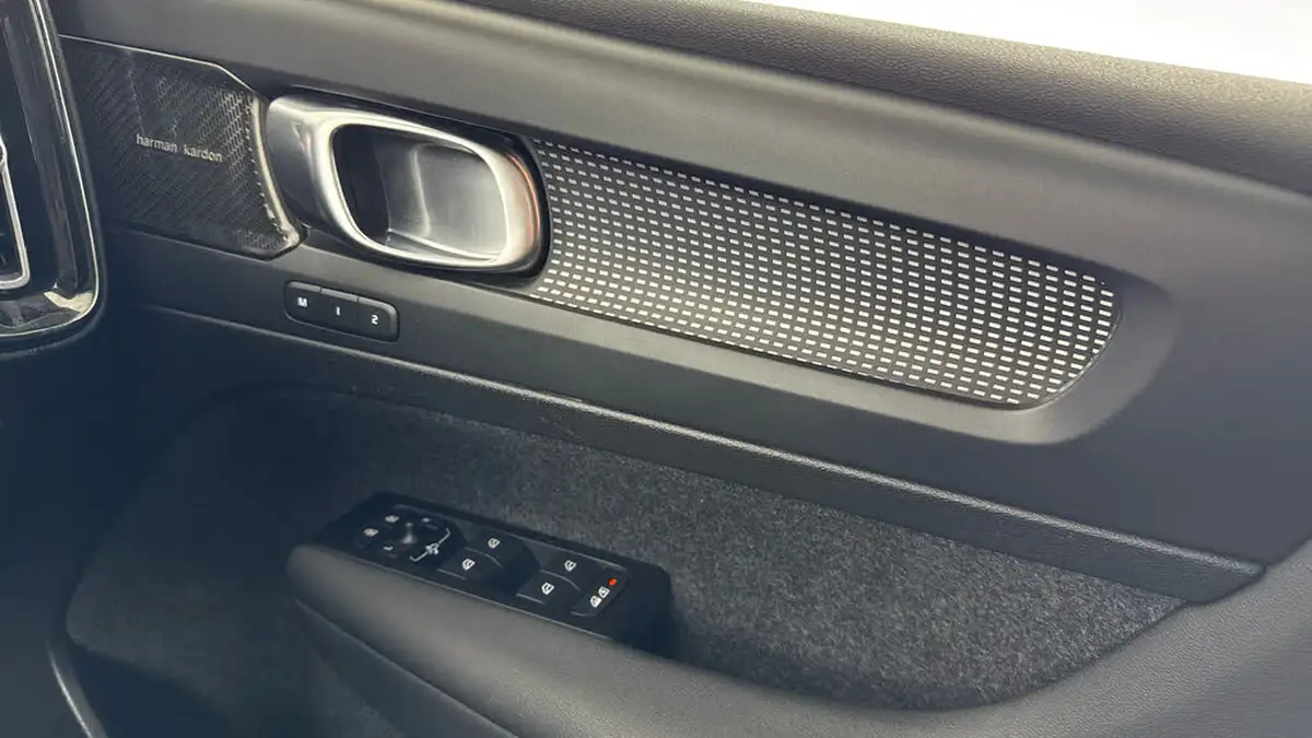 2022-volvo-c40-e-twin-recharge-pro-big-20