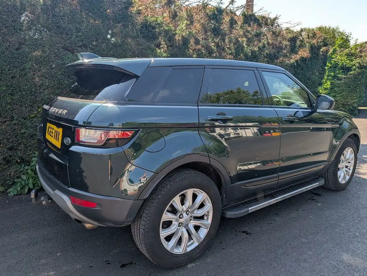 2015-land-rover-range-rover-evoque-20td4-se-tech-ss-hatchback-5d-big-4