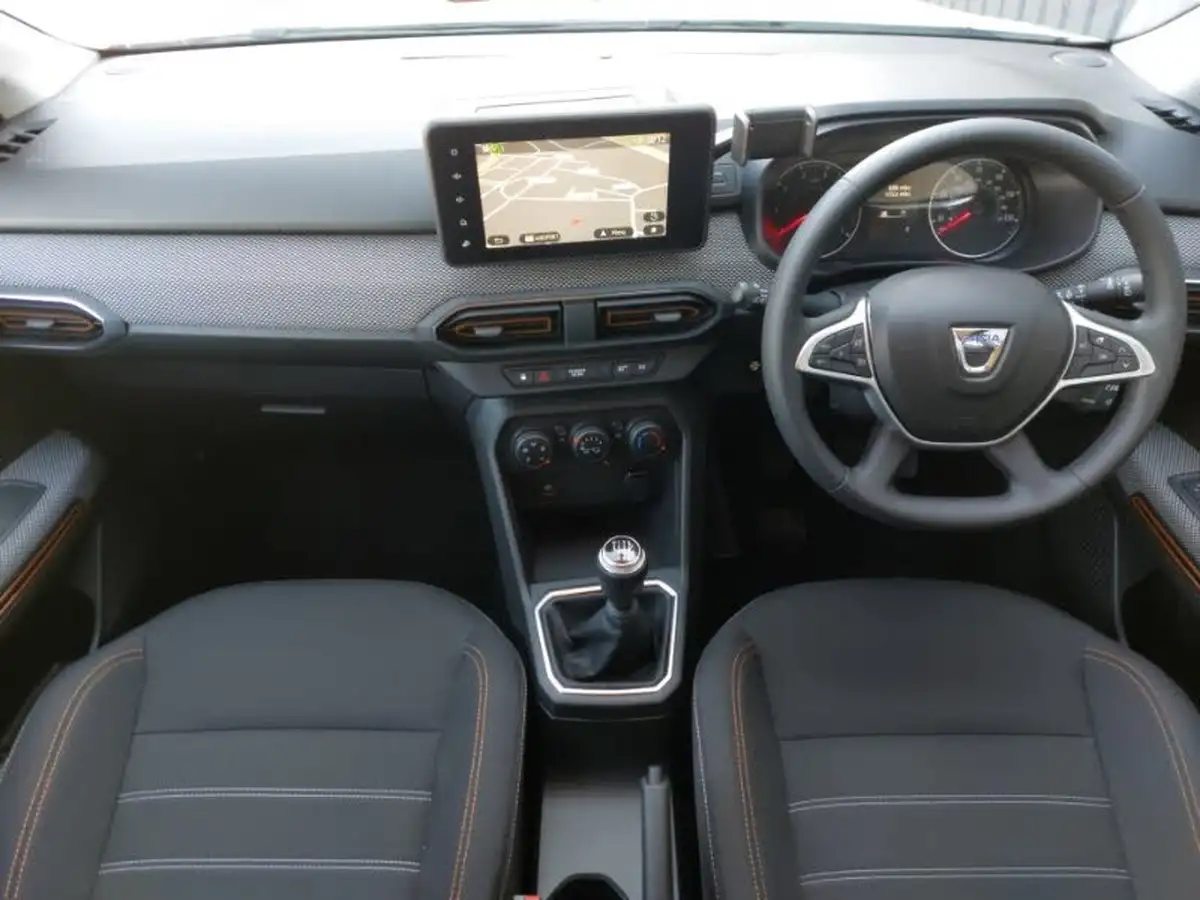 2022-dacia-sandero-stepway-10-tce-comfort-90bhp-big-2