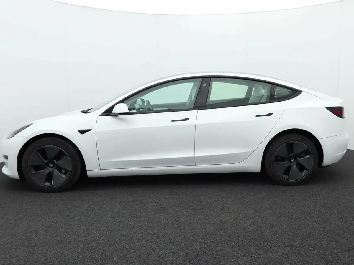 2021-tesla-model-3-e-standard-plus-big-4