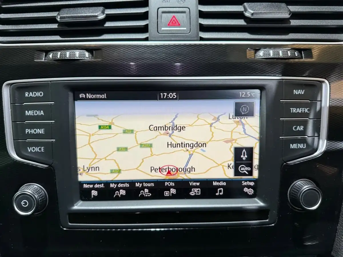 2016-volkswagen-golf-20tdi-gtd-bmtss-estate-5d-big-7