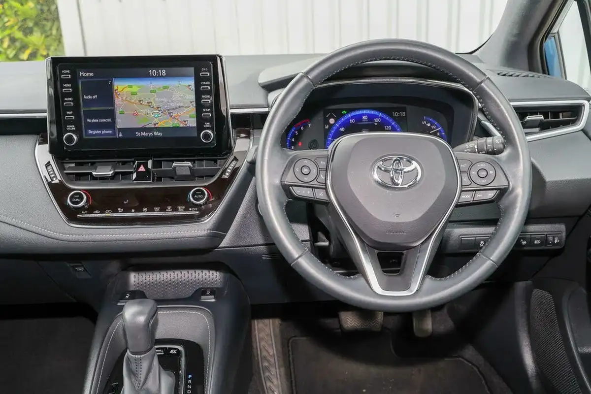 2022-toyota-corolla-18-vvt-i-design-120bhp-trk-hatchback-5d-big-5