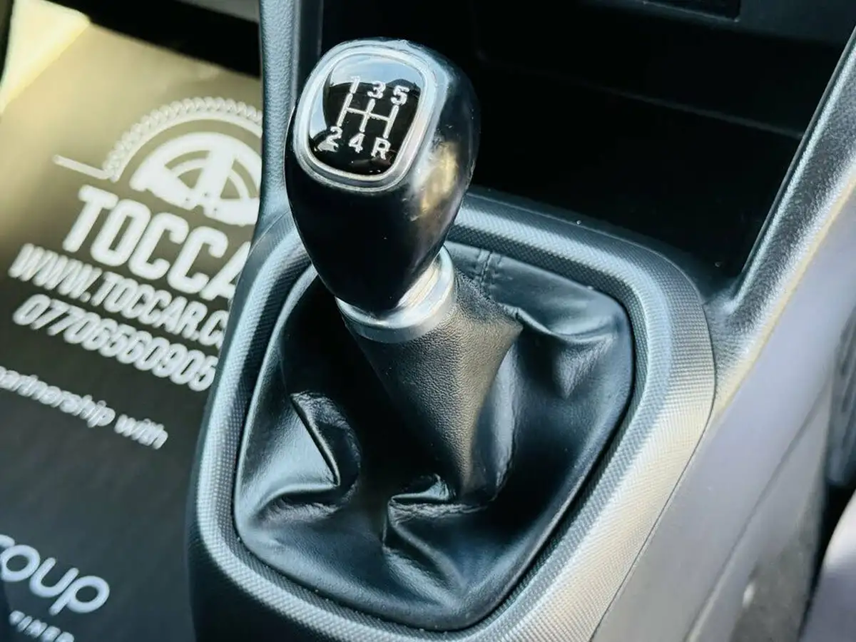 2019-hyundai-i10-10-play-big-17