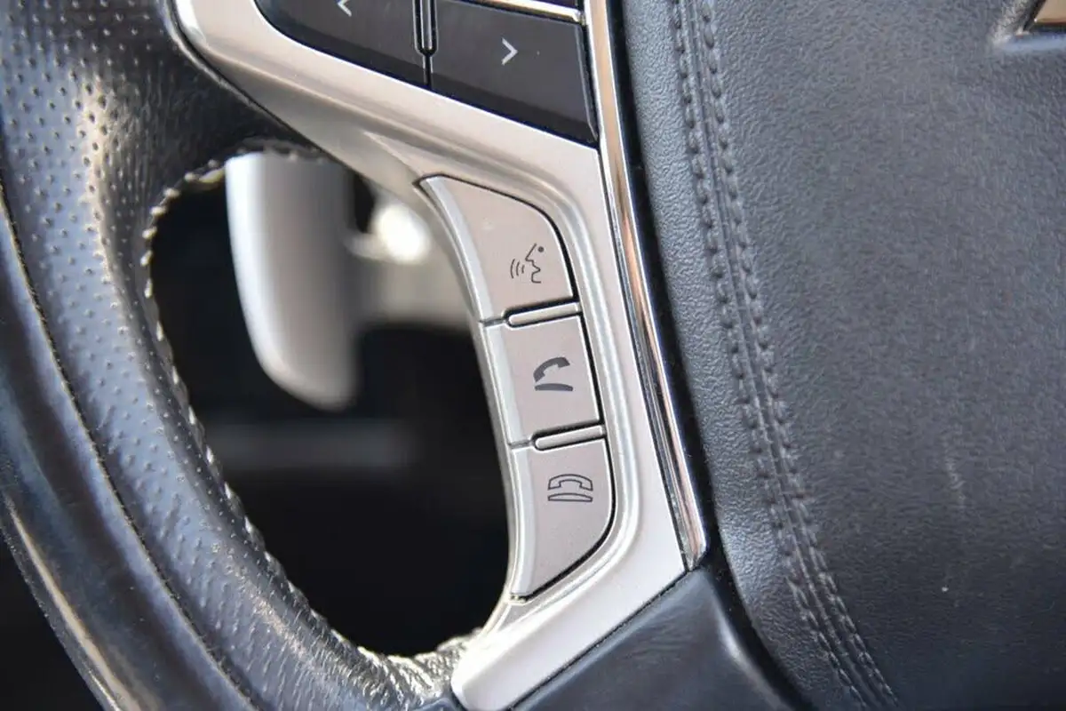 2018-mitsubishi-outlander-20-juro-phev-big-29