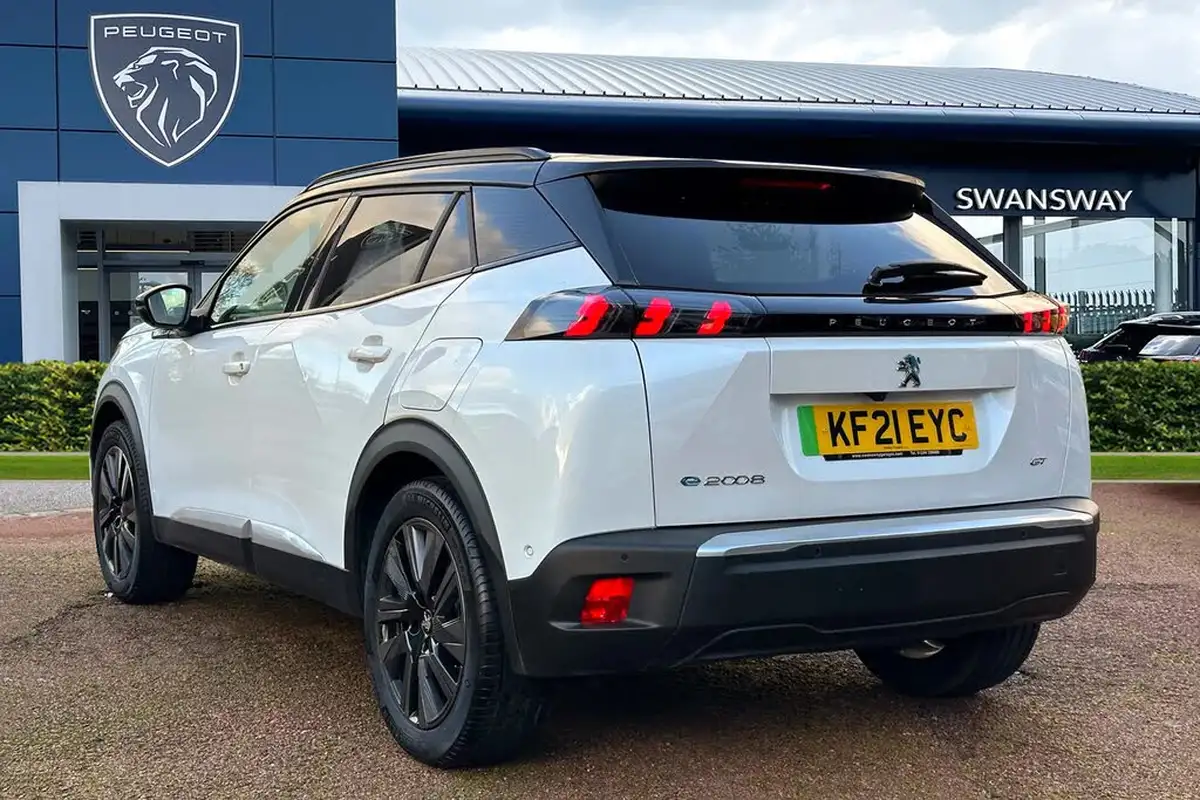 2021-peugeot-2008-suv-e-gt-premium-big-1