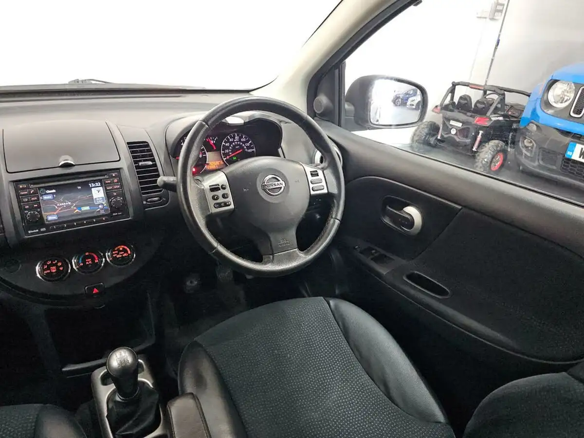 2012-nissan-note-14-n-tec-big-28
