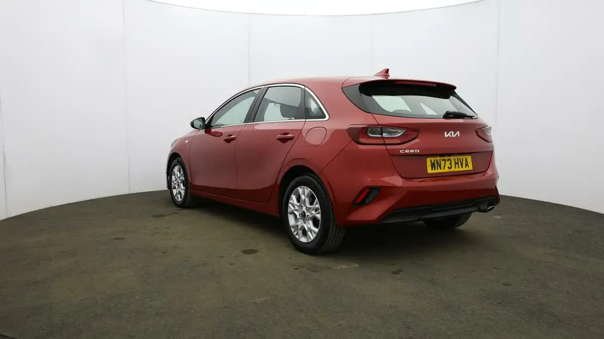 2023-kia-ceed-15-t-gdi-2-158bhp-hatchback-big-42