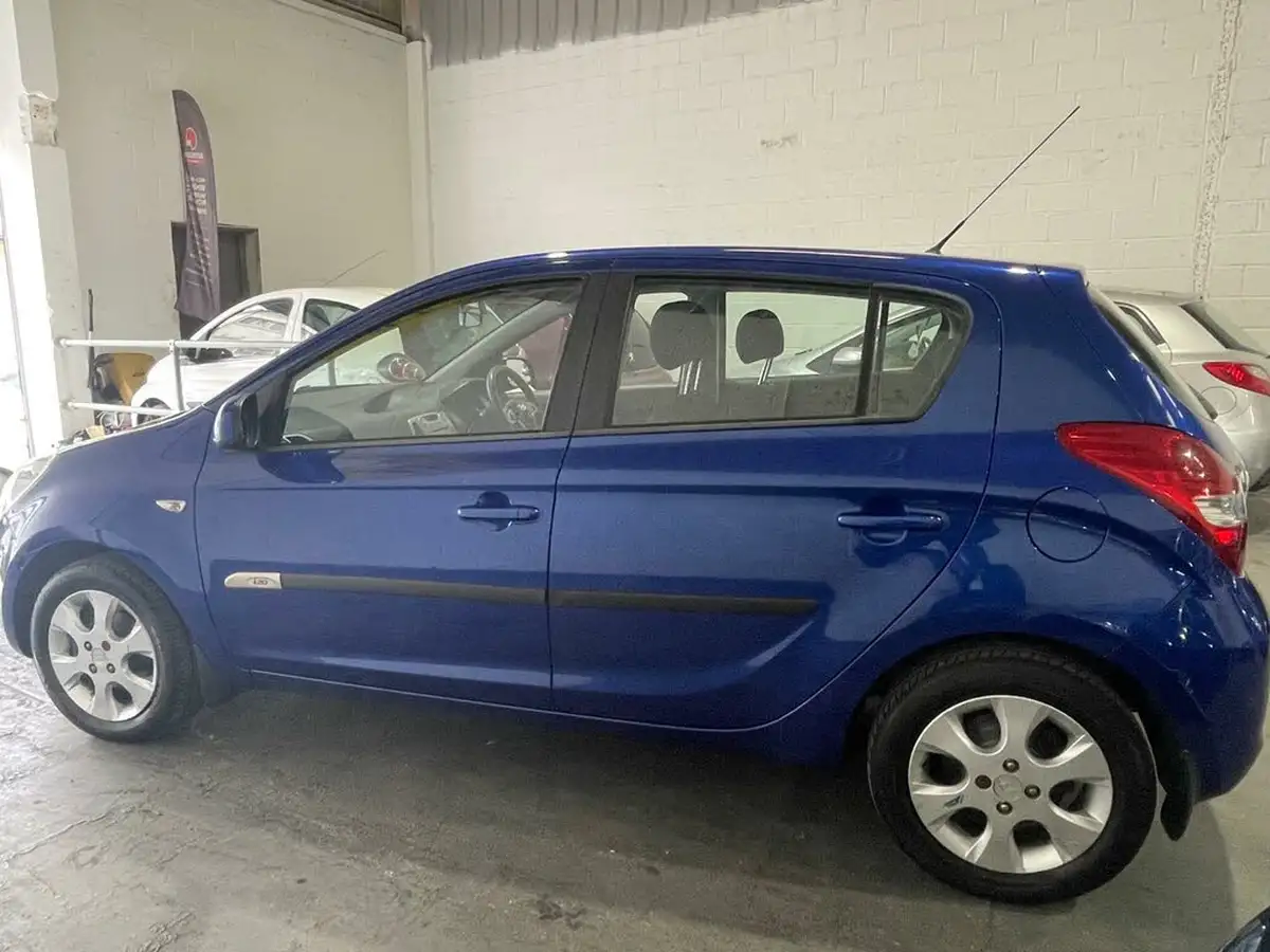 2010-hyundai-i20-14-comfort-5d-auto-big-12