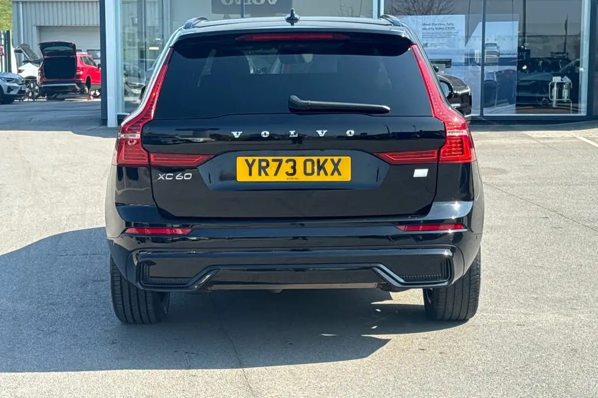 2023-volvo-xc60-20-t8-ultimate-dark-big-38