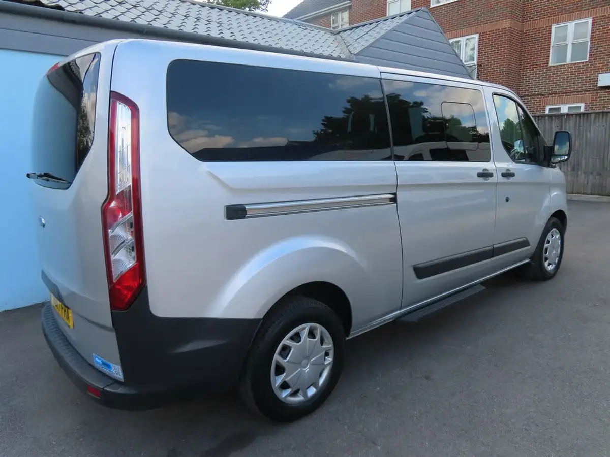 2017-ford-tourneo-custom-20tdci-310-l2-zetec-130ps-big-3
