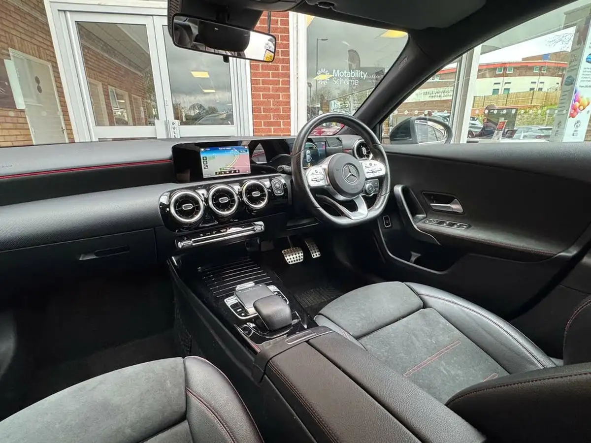 2019-mercedes-benz-a-class-15d-a180d-amg-line-saloon-4d-7g-dct-big-11
