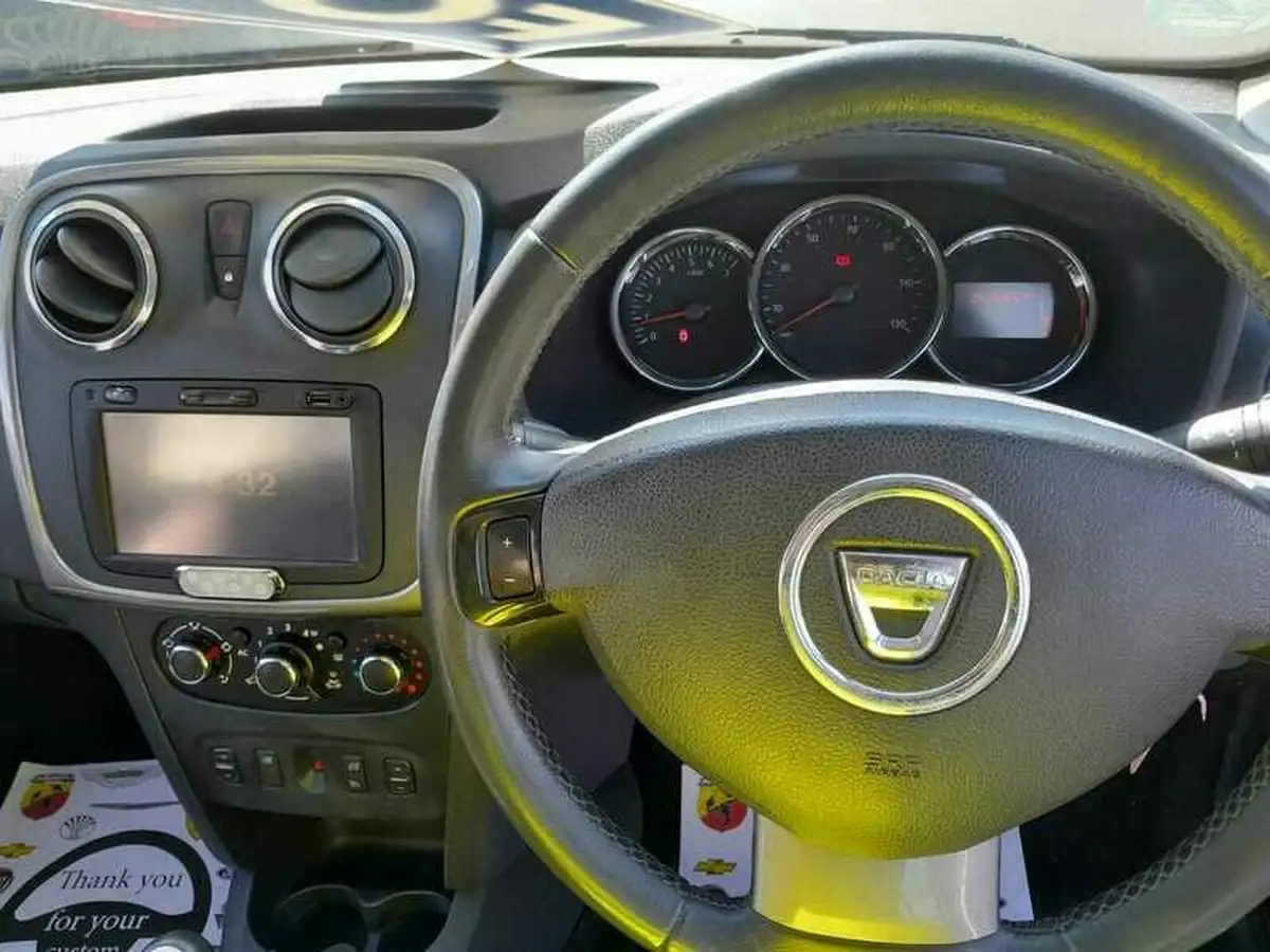 2014-dacia-sandero-stepway-15d-laureate-big-16