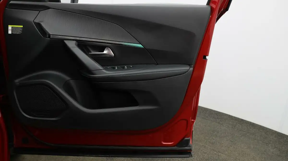 2020-peugeot-2008-suv-12-puretech-allure-100bhp-big-14