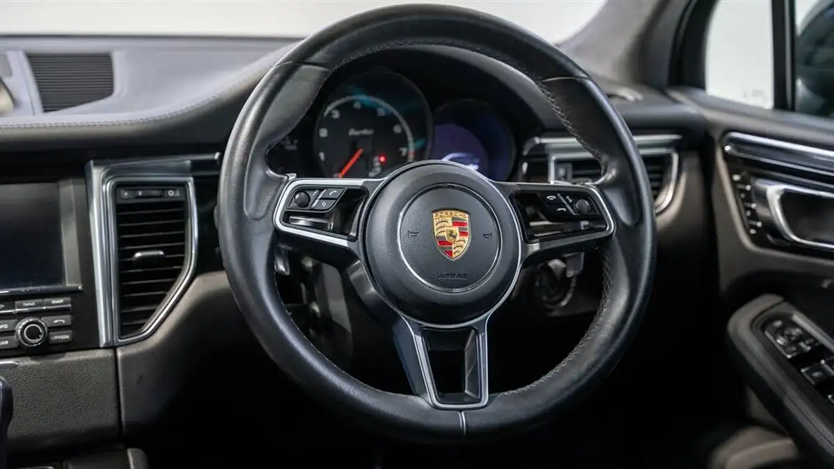 2014-porsche-macan-36-turbo-big-37