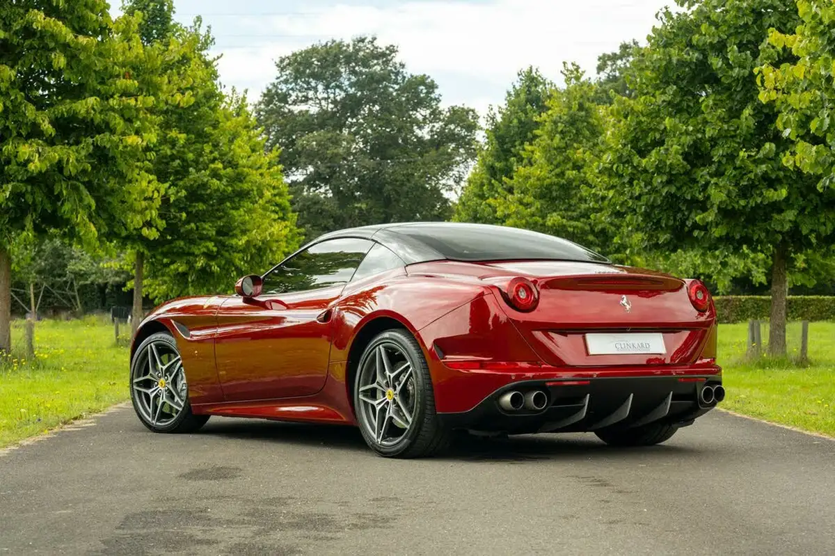 2015-ferrari-california-39-t-big-3