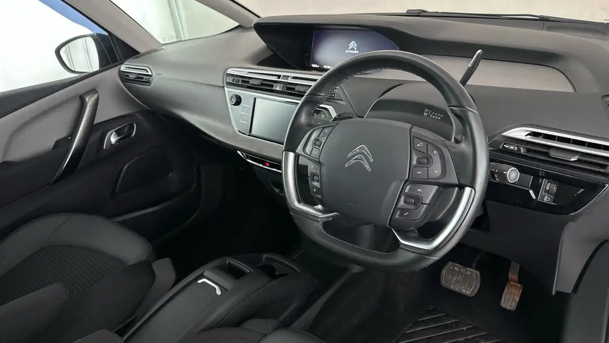 2022-citroen-grand-c4-spacetourer-12-puretech-shine-eat8-big-8