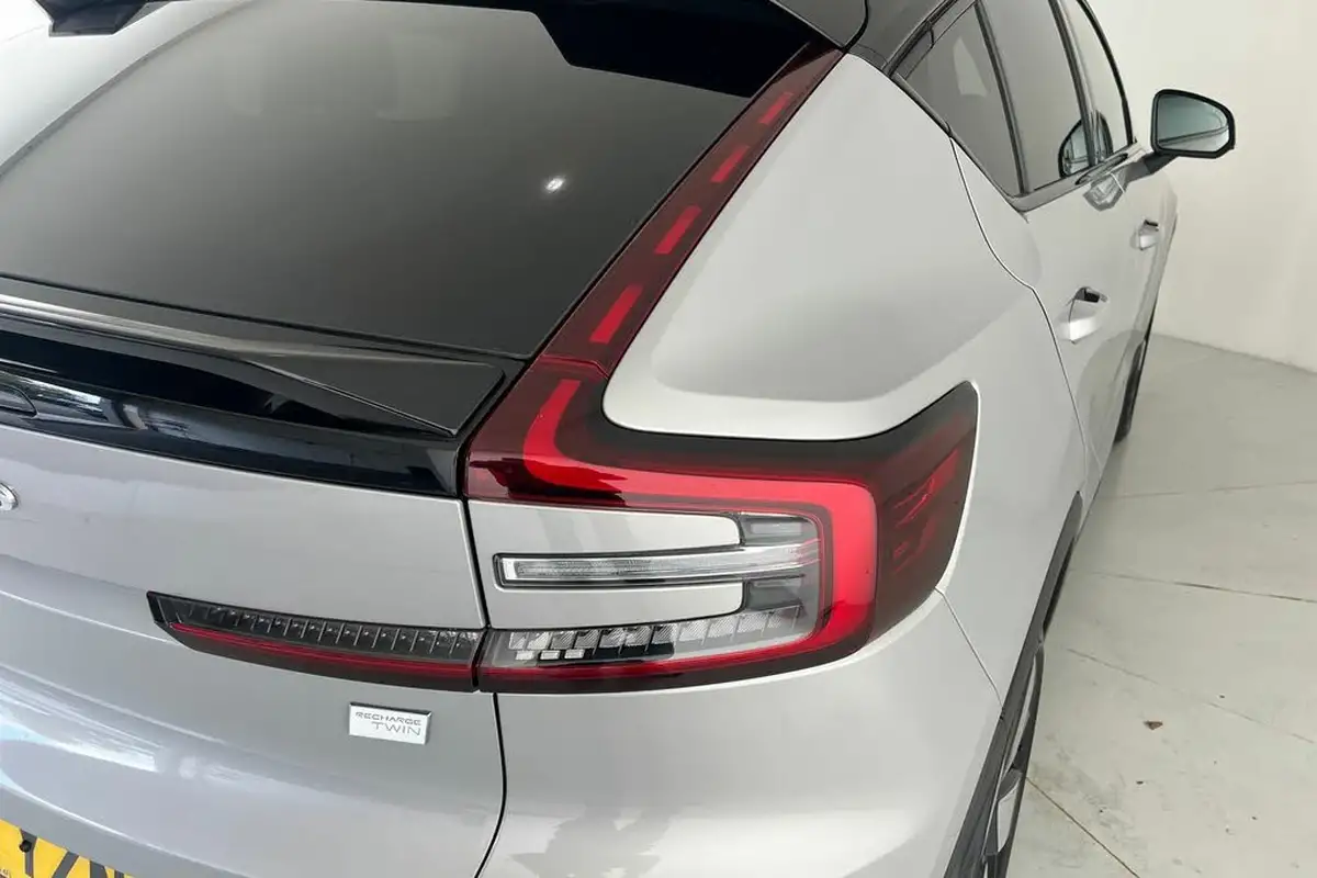 2022-volvo-c40-e-twin-recharge-pro-big-19