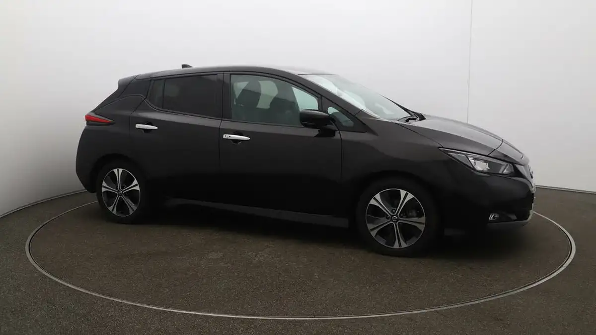 2021-nissan-leaf-e-tekna-big-39