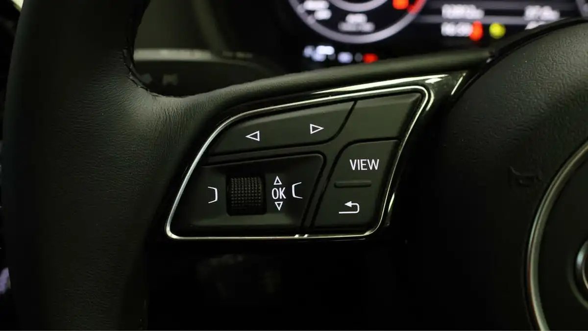 2023-audi-q2-10-30-tfsi-sport-big-22