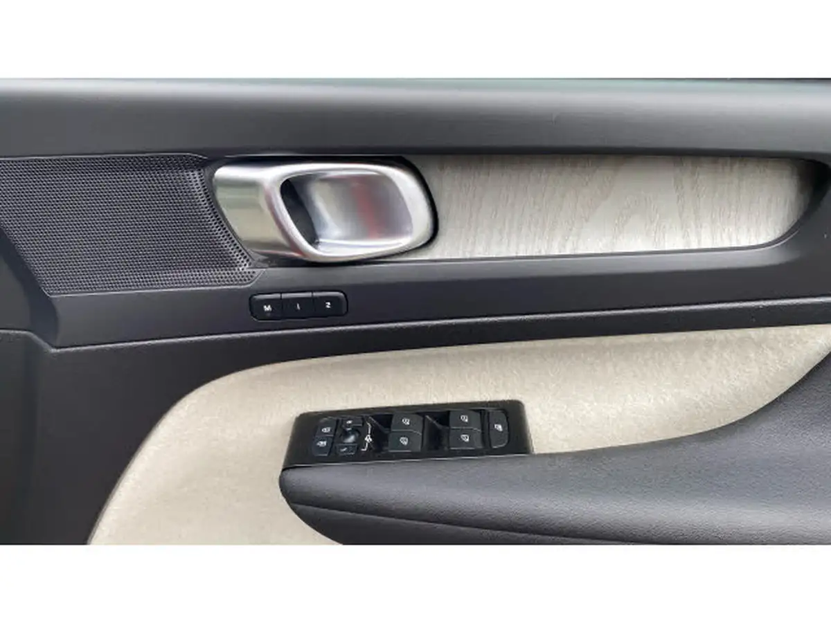 2021-volvo-xc40-15-t5-inscription-262bhp-big-14