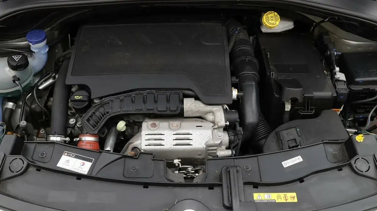 2019-citroen-c3-12-puretech-flair-110ps-ss-eat6-big-19
