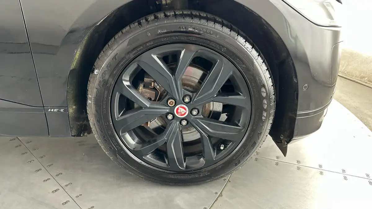 2021-jaguar-i-pace-ev400-hse-big-19