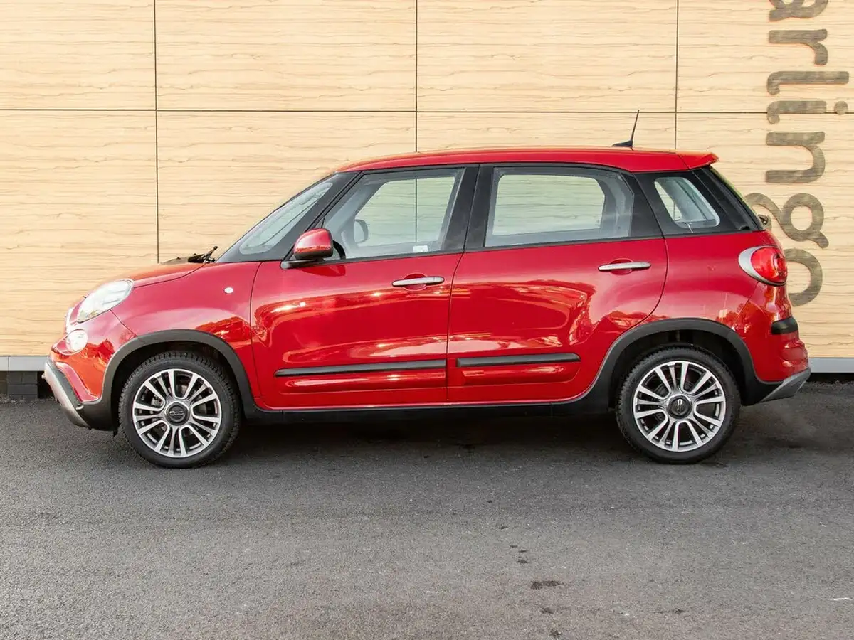 2018-fiat-500l-14-cross-big-12