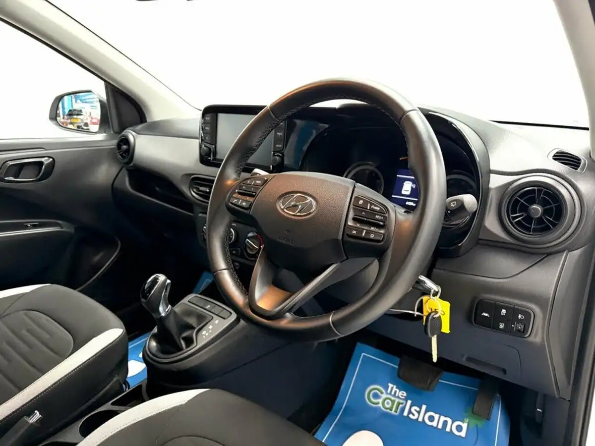 2020-hyundai-i10-12-se-connect-auto-big-15