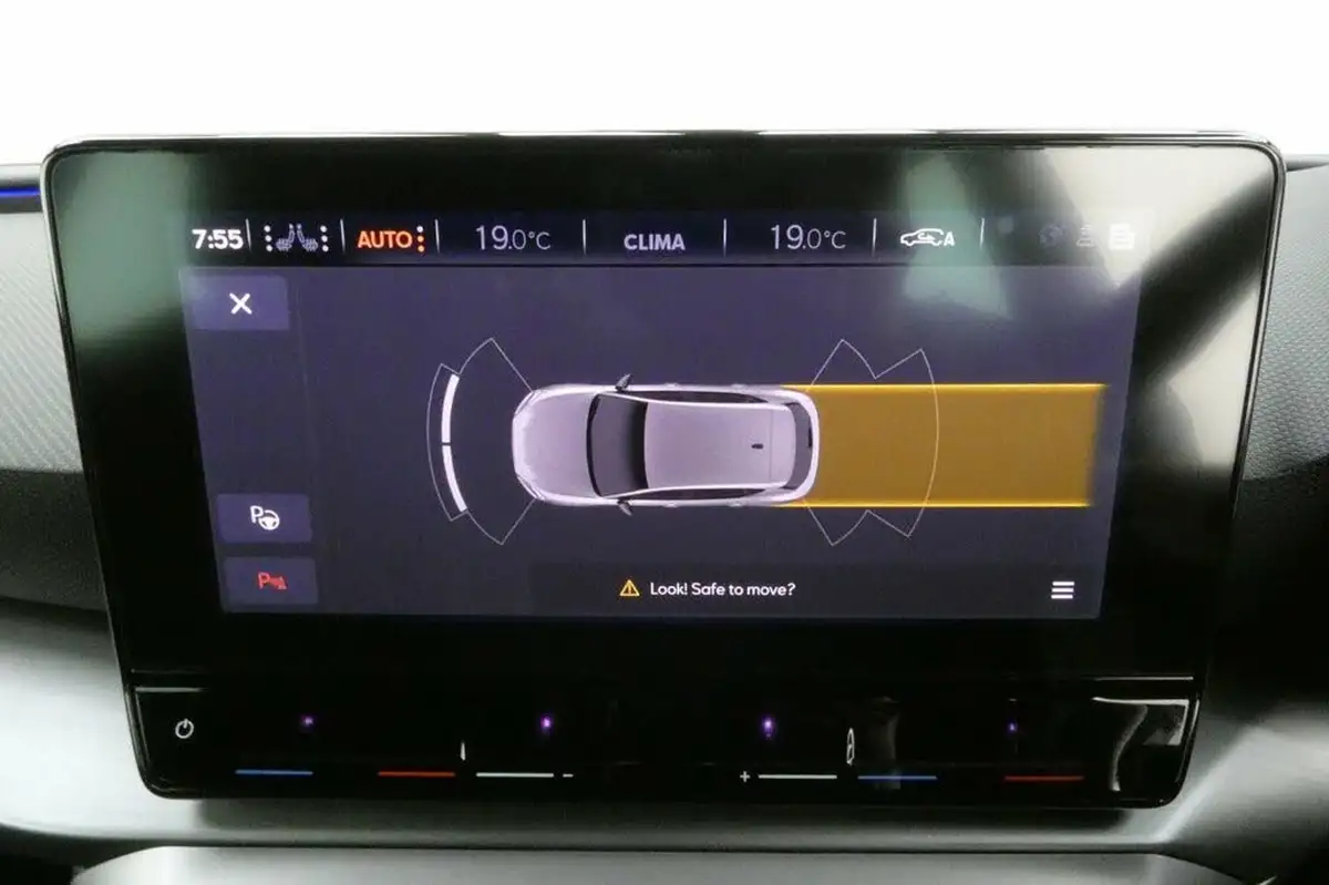 2022-seat-leon-big-11