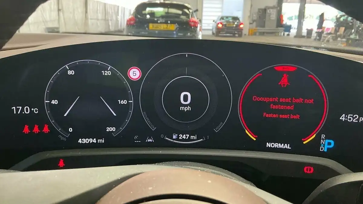 2021-porsche-taycan-e-base-476ps-performance-battery-plus-big-16