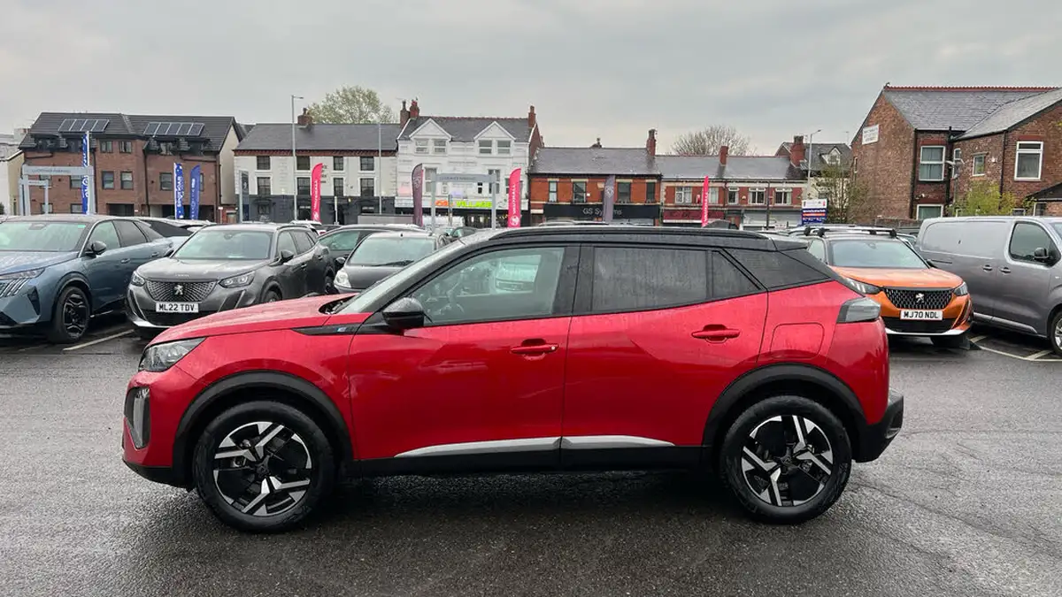 2024-peugeot-2008-suv-e-gt-136ps-50kwh-big-5