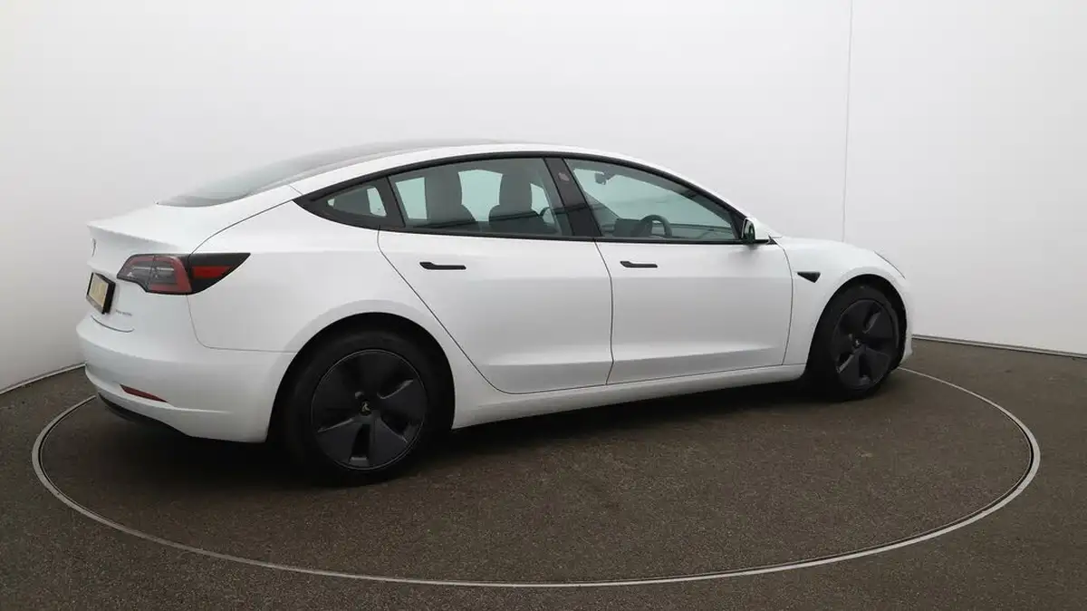 2021-tesla-model-3-e-long-range-awd-big-43