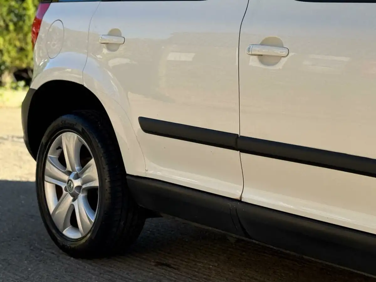 2013-skoda-yeti-12-se-105ps-big-20
