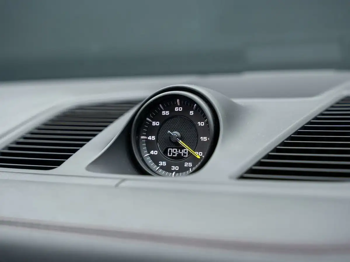 2023-porsche-cayenne-30-v6-e-hybrid-462ps-station-wagon-big-9