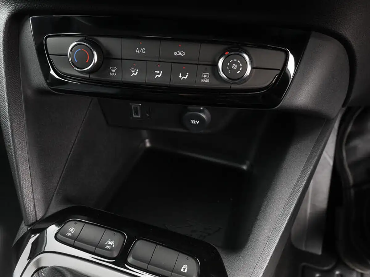 2024-vauxhall-corsa-12-turbo-design-hybrid-e-dct6-auto-big-16