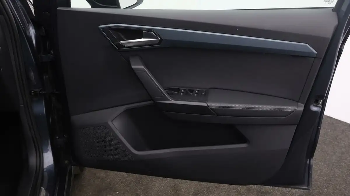 2022-seat-arona-10-tsi-xperience-lux-big-14