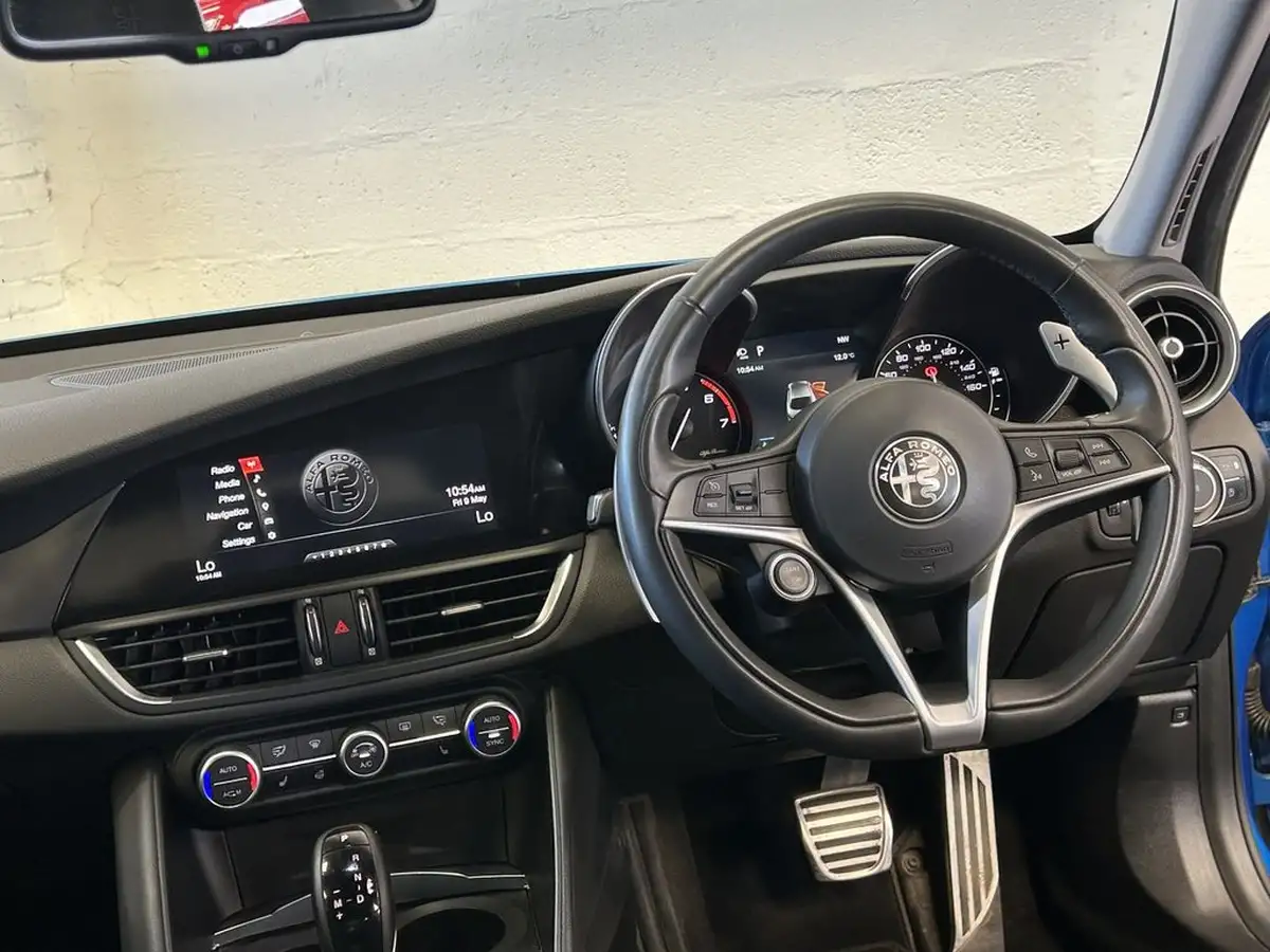 2018-alfa-romeo-giulia-20-veloce-big-31