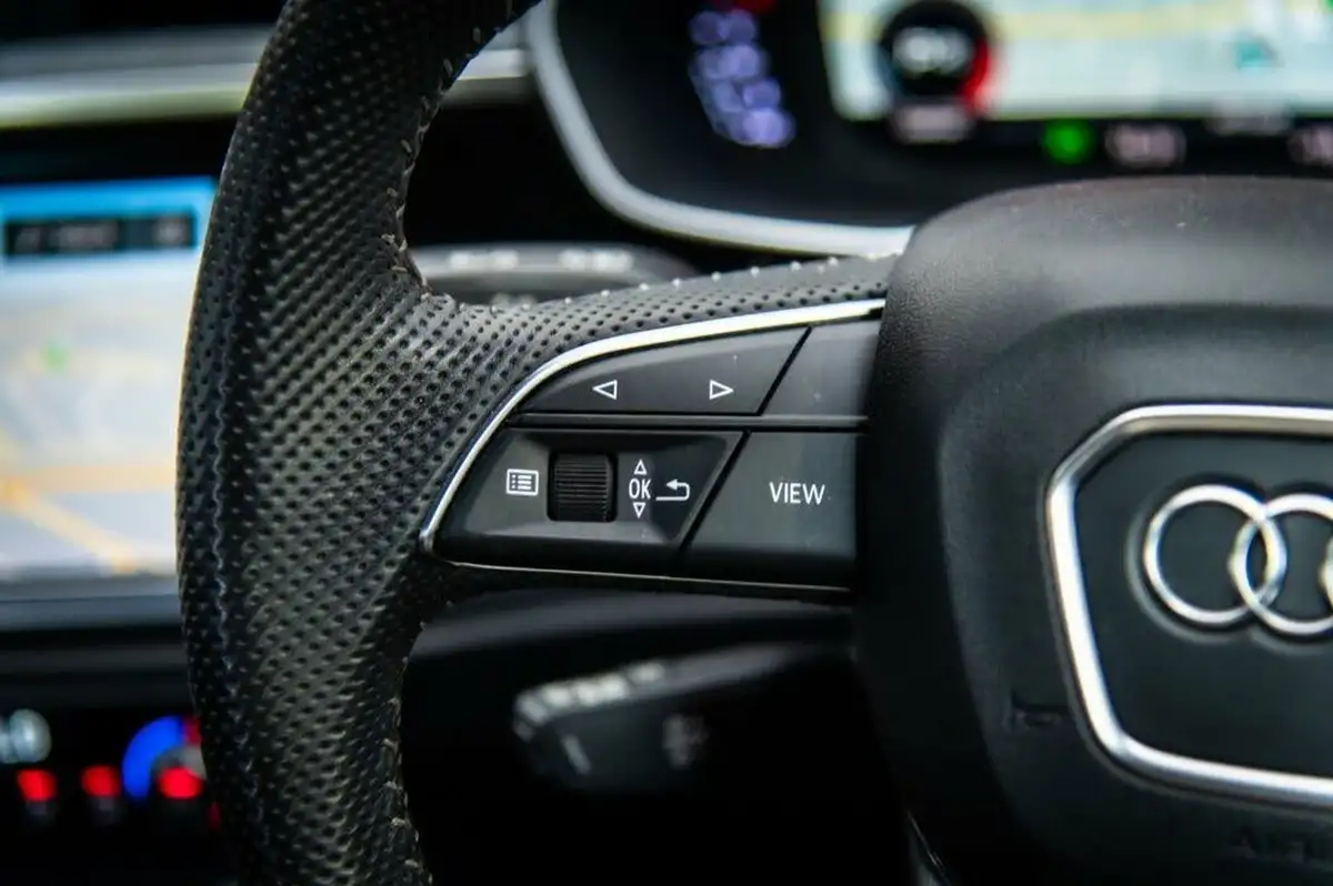 2019-audi-q3-20-40-tfsi-s-line-big-12