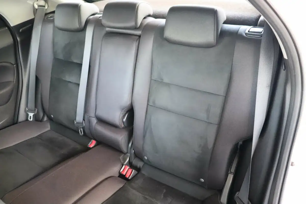 2011-honda-civic-18-es-t-big-37