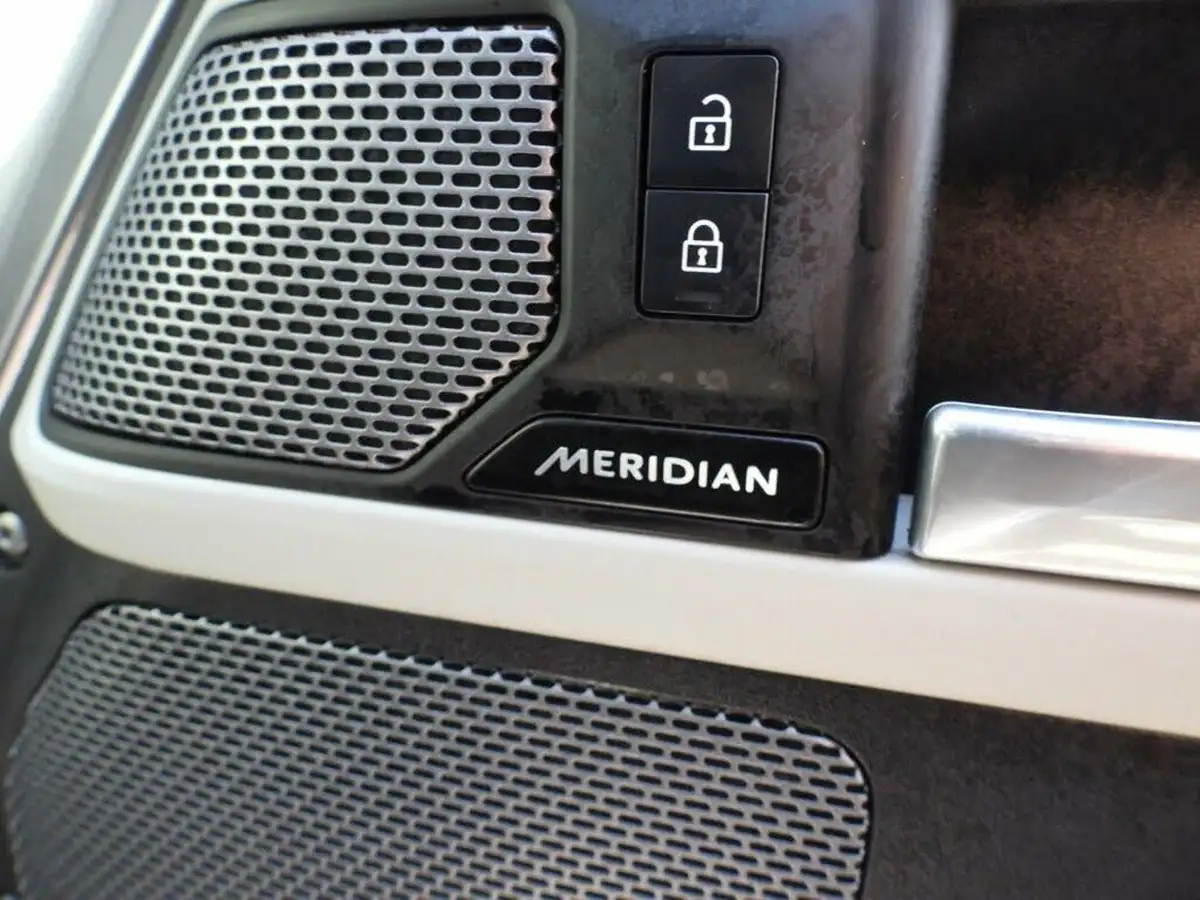 2023-land-rover-110-defender-30-d250-x-dynamic-s-big-37
