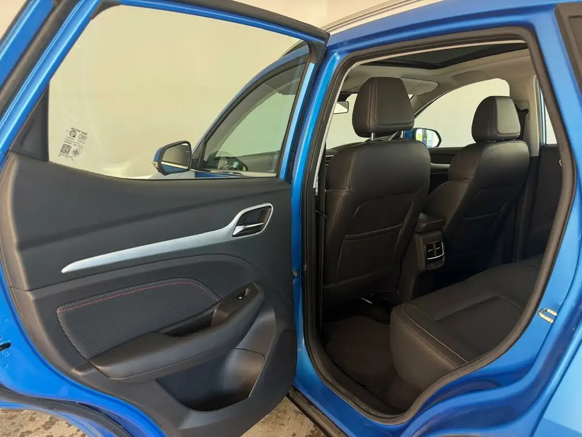 2022-mg-zs-suv-e-trophy-ev-176ps-big-13