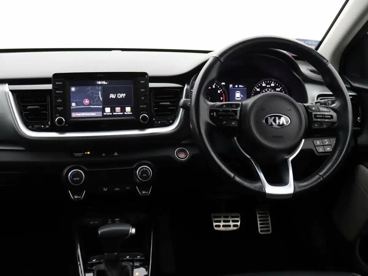 2020-kia-stonic-10-t-gdi-4-dct-big-13