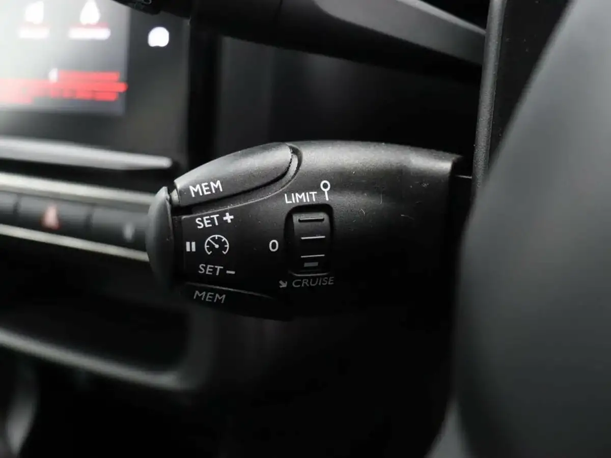 2023-citroen-c3-12-puretech-elle-83ps-ss-big-33