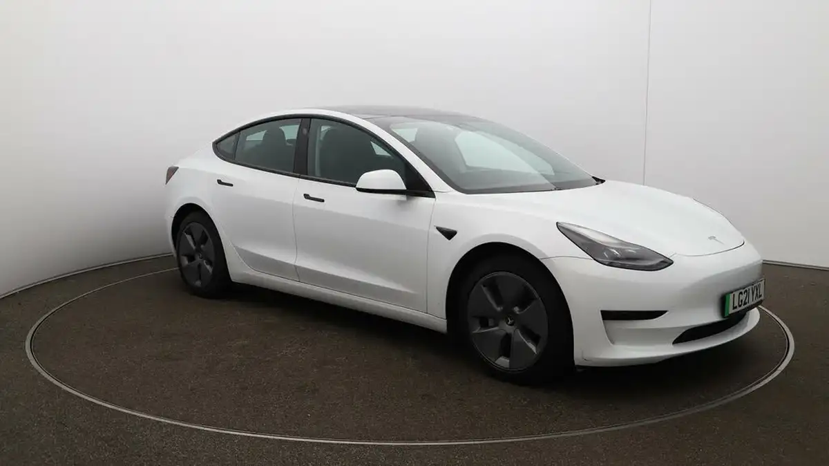 2021-tesla-model-3-e-long-range-4x4-big-1