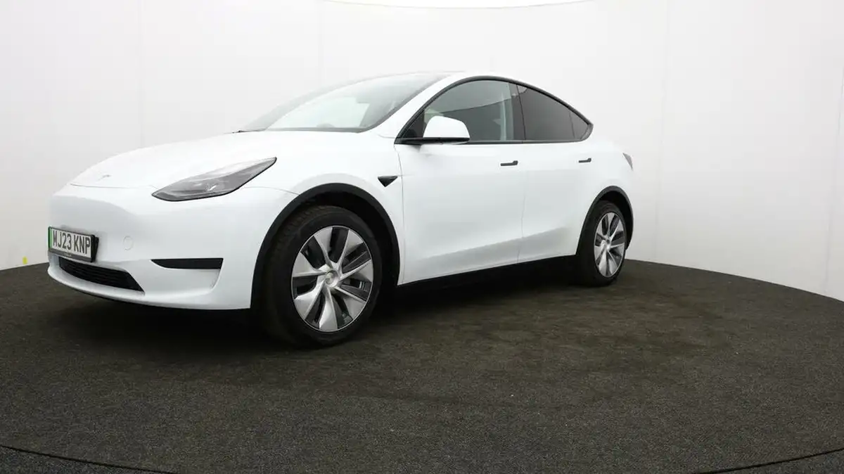 2023-tesla-model-y-e-rwd-big-54